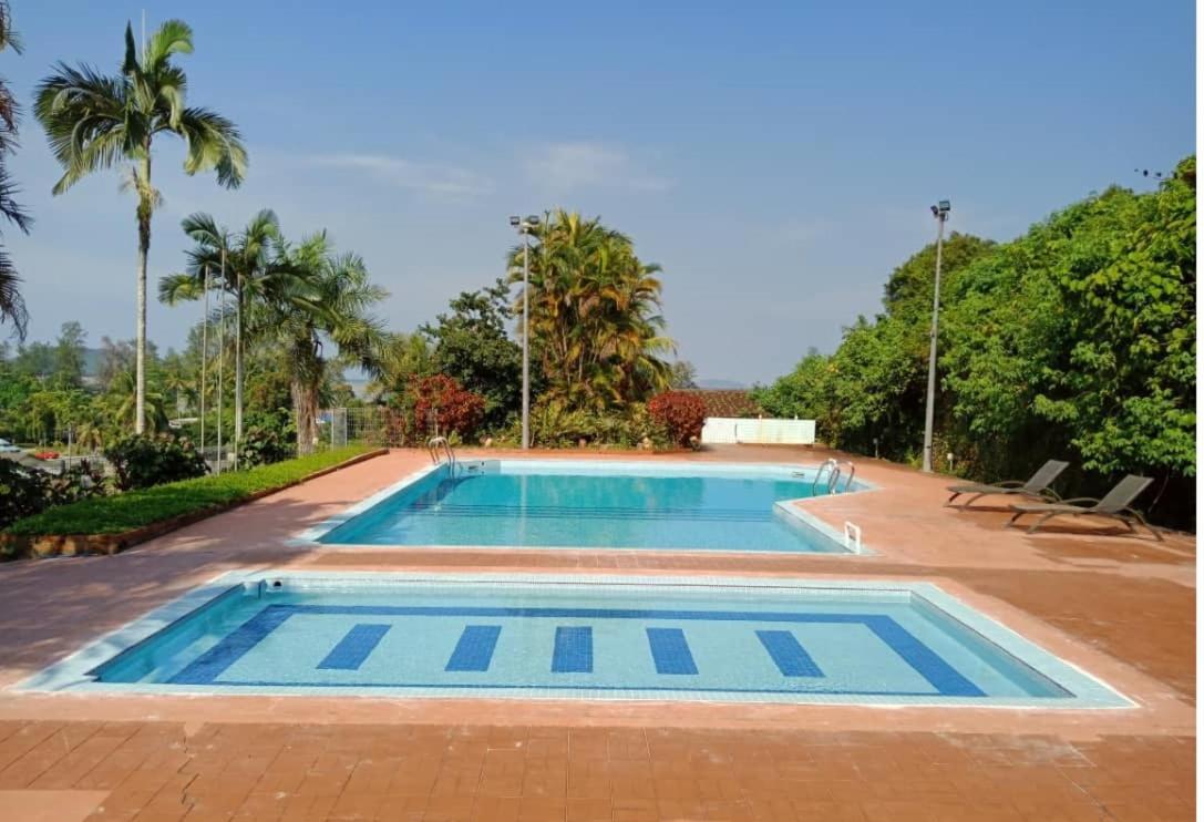 Mersing Merlin Inn Екстер'єр фото